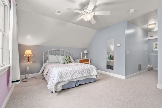 66 Hutchinson Rd, Sutton, MA 01590
