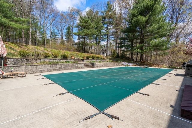 66 Hutchinson Rd, Sutton, MA 01590