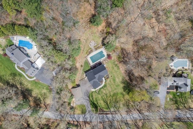 66 Hutchinson Rd, Sutton, MA 01590