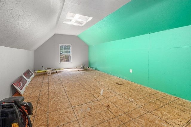 66 Hutchinson Rd, Sutton, MA 01590