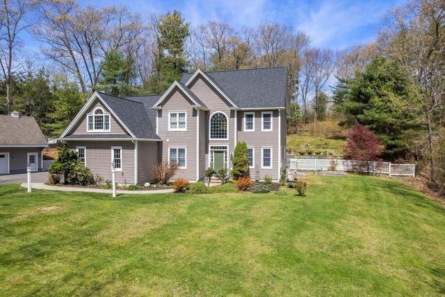 66 Hutchinson Rd, Sutton, MA 01590