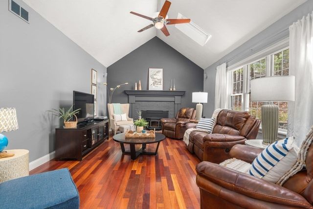 66 Hutchinson Rd, Sutton, MA 01590