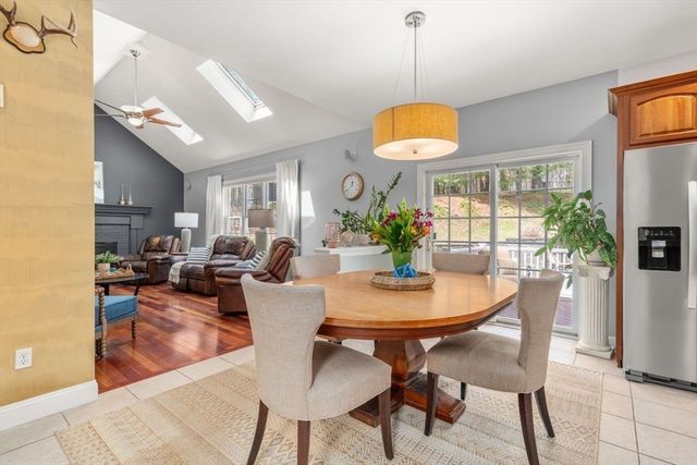 66 Hutchinson Rd, Sutton, MA 01590