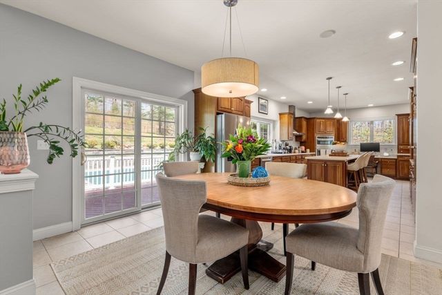 66 Hutchinson Rd, Sutton, MA 01590