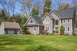66 Hutchinson Rd, Sutton, MA 01590