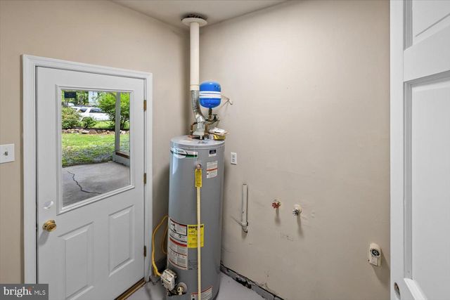 809 SHERWOOD LN, Fredericksburg, VA 22407