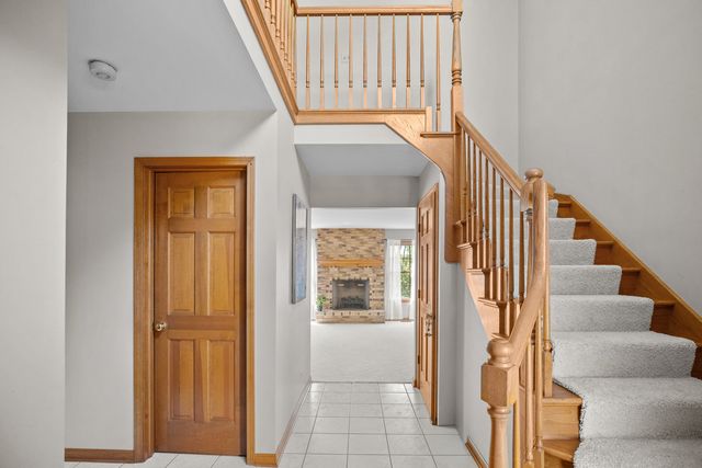 27W225 Ash Court, Winfield, IL 60190