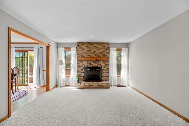 27W225 Ash Court, Winfield, IL 60190