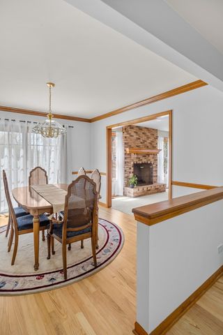 27W225 Ash Court, Winfield, IL 60190