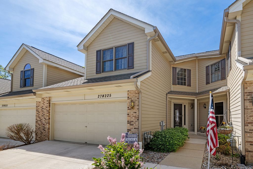 27W225 Ash Court, Winfield, IL 60190