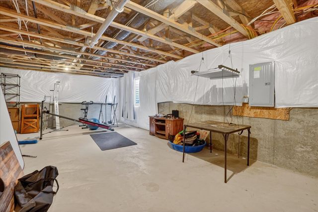 1090 Jackson Drive, Owosso, MI 48867