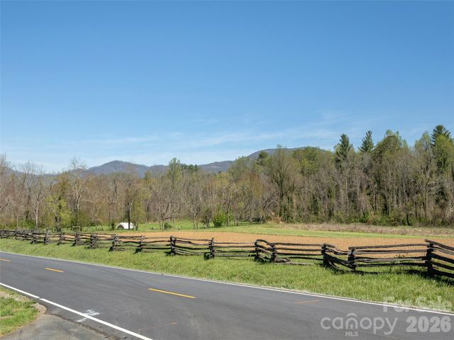137 Nancy Ashworth Lane 13, Fairview, NC 28730