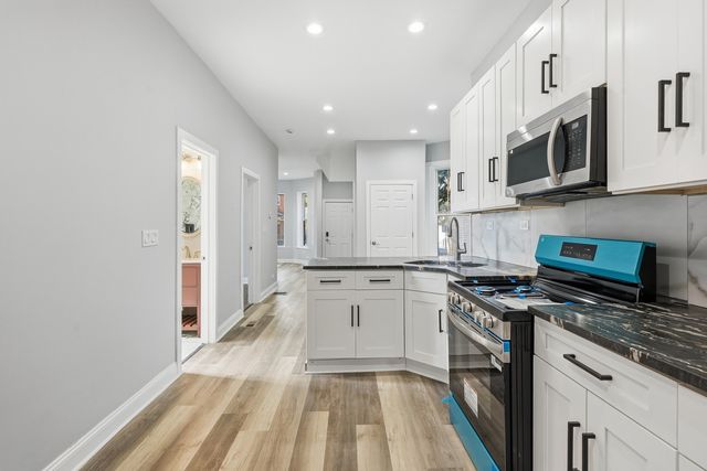 4024 W Arthington Street, Chicago, IL 60624
