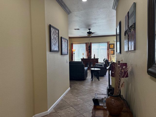 208 Murano St, Los Banos, CA 93635