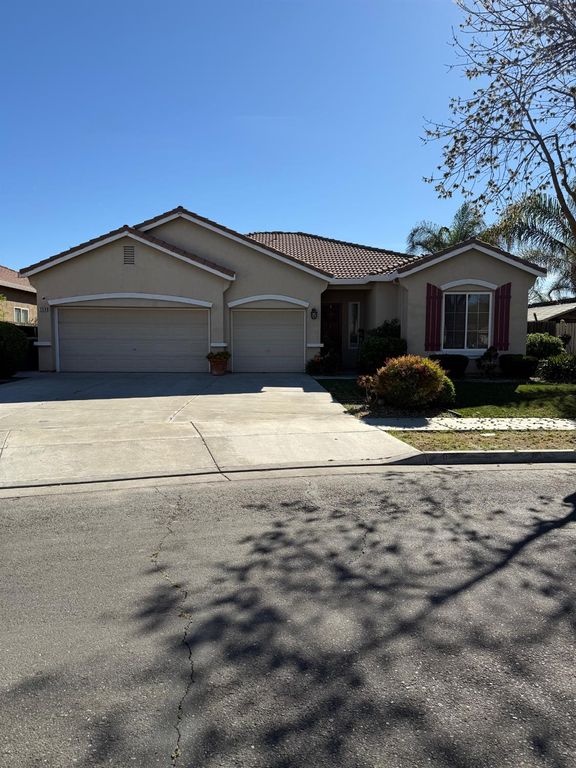 208 Murano St, Los Banos, CA 93635