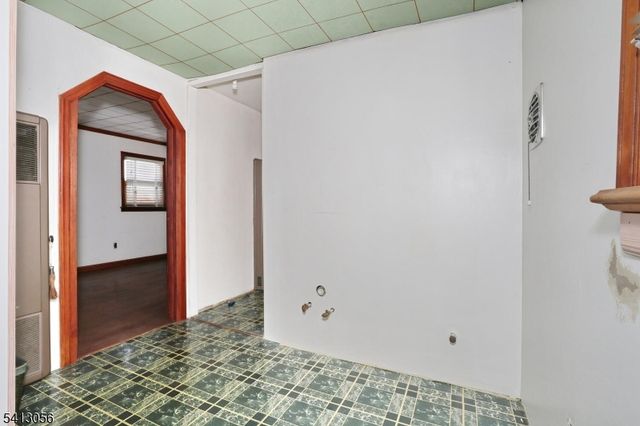 29 Elberon Ave, Paterson City, NJ 07502