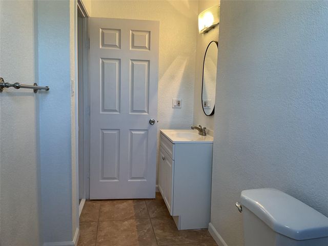 5728 Sylvia Drive, Galveston, TX 77551