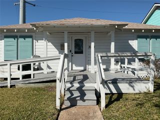 5728 Sylvia Drive, Galveston, TX 77551