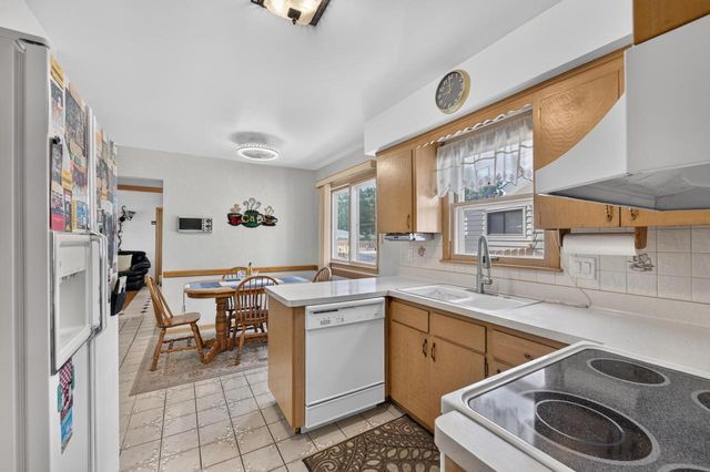 5319 Wright AVENUE, Racine, WI 53406