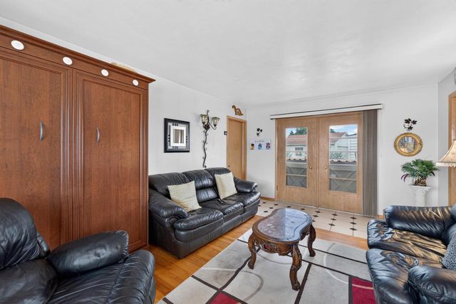 5319 Wright AVENUE, Racine, WI 53406