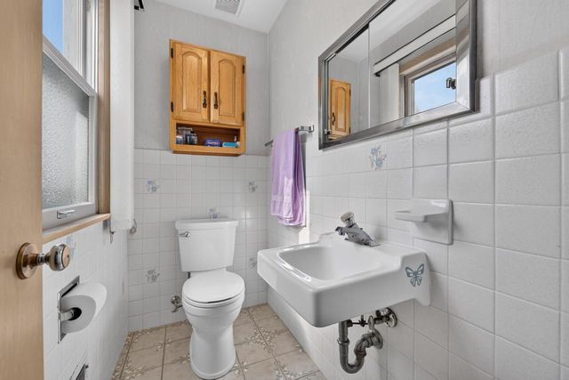 5319 Wright AVENUE, Racine, WI 53406