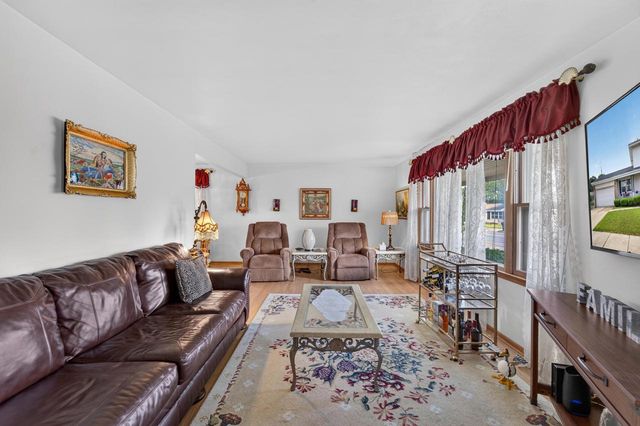 5319 Wright AVENUE, Racine, WI 53406