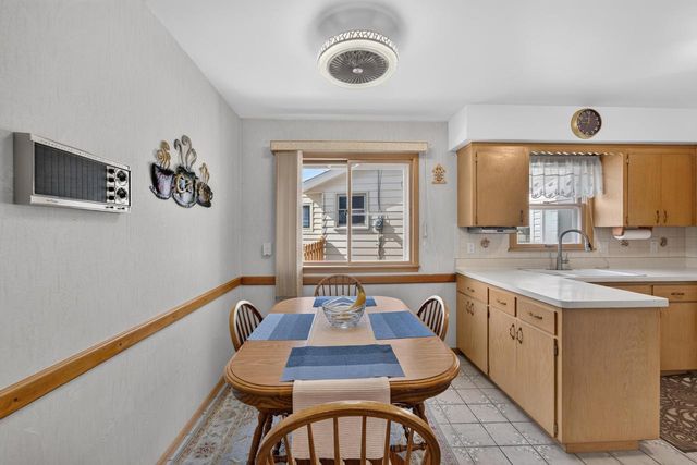 5319 Wright AVENUE, Racine, WI 53406