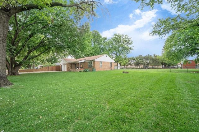 802 W 32nd St. N, Wichita, KS 67204