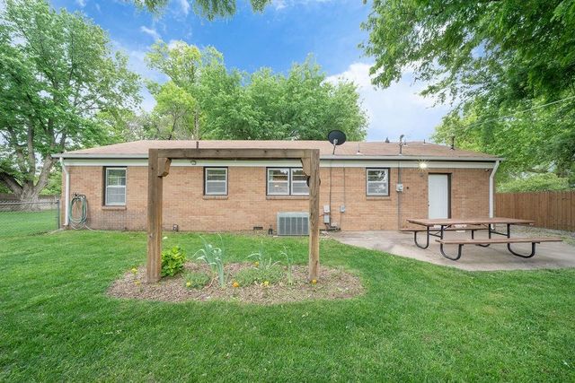 802 W 32nd St. N, Wichita, KS 67204