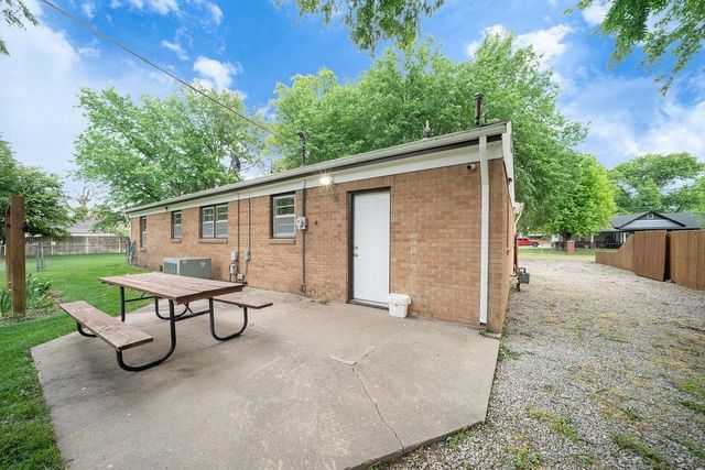 802 W 32nd St. N, Wichita, KS 67204