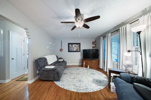 802 W 32nd St. N, Wichita, KS 67204