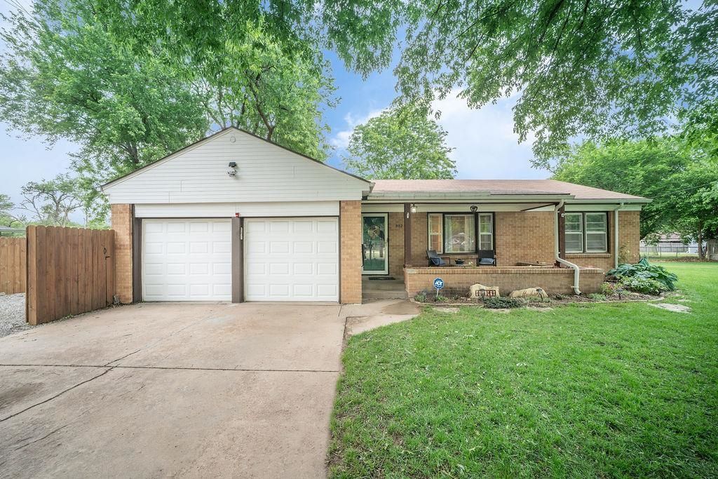 802 W 32nd St. N, Wichita, KS 67204