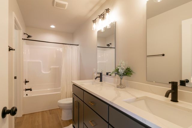 6232 86th Avenue S, Horace, ND 58047