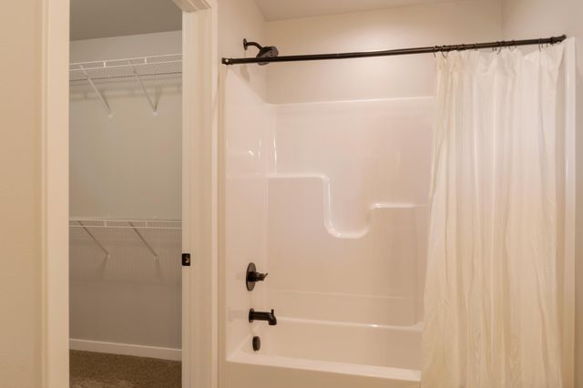 6232 86th Avenue S, Horace, ND 58047