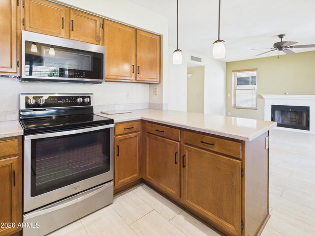 2750 E ROCK WREN Road, Phoenix, AZ 85048