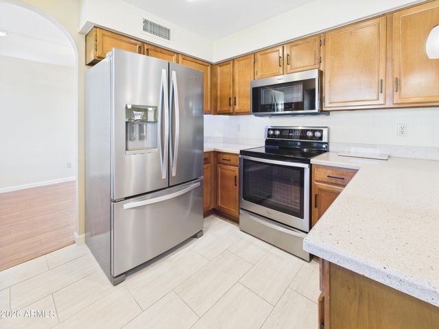 2750 E ROCK WREN Road, Phoenix, AZ 85048