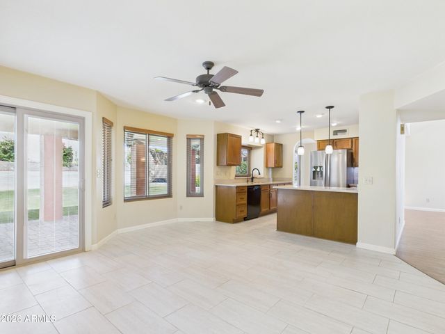 2750 E ROCK WREN Road, Phoenix, AZ 85048