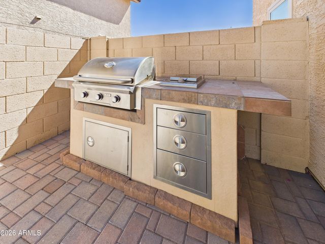 2750 E ROCK WREN Road, Phoenix, AZ 85048