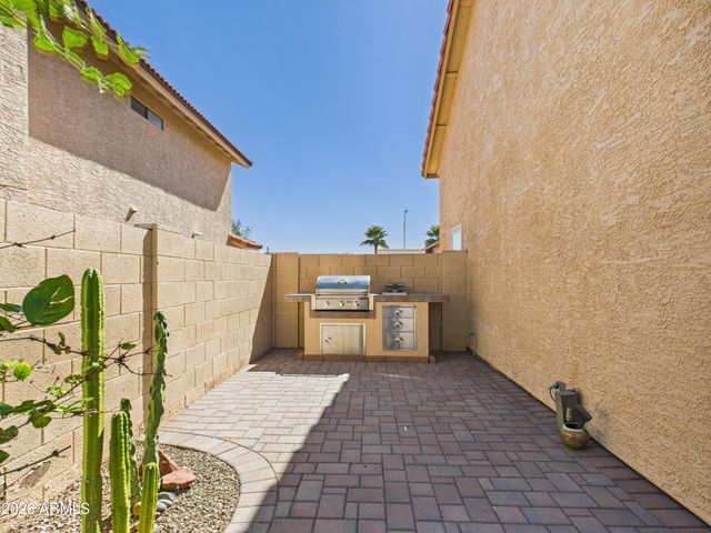 2750 E ROCK WREN Road, Phoenix, AZ 85048