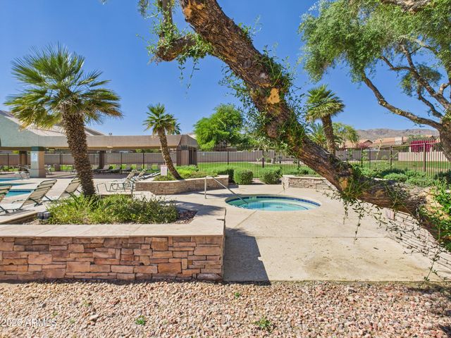2750 E ROCK WREN Road, Phoenix, AZ 85048