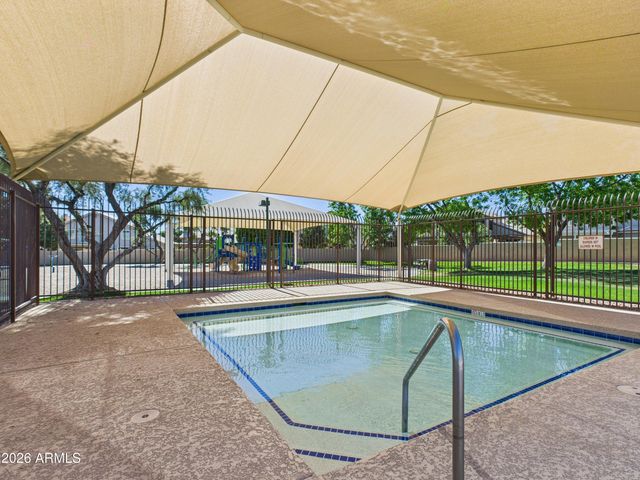 2750 E ROCK WREN Road, Phoenix, AZ 85048