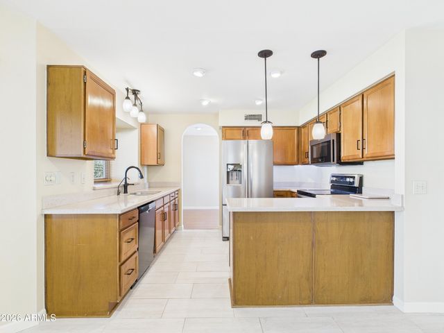 2750 E ROCK WREN Road, Phoenix, AZ 85048