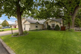2830 W Gemstone Dr, Meridian, ID 83646