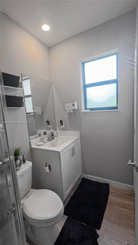 325 NE 208th Ter, Miami, FL 33179