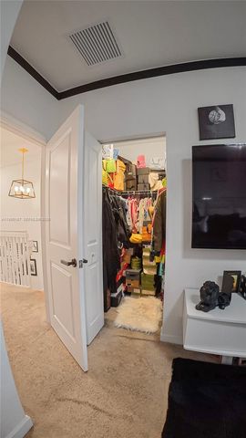 325 NE 208th Ter, Miami, FL 33179