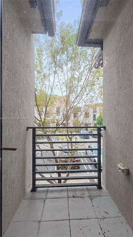 325 NE 208th Ter, Miami, FL 33179