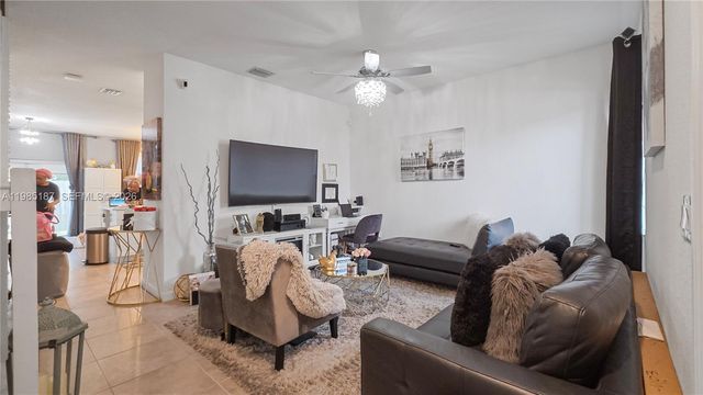 325 NE 208th Ter, Miami, FL 33179