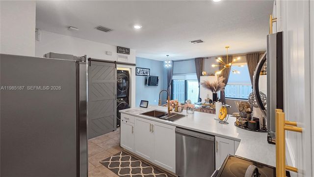 325 NE 208th Ter, Miami, FL 33179