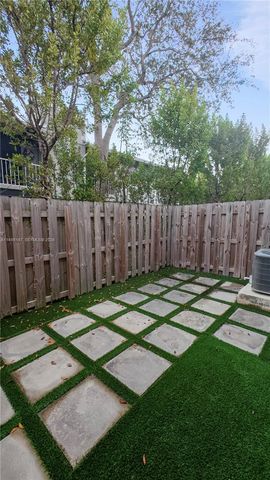 325 NE 208th Ter, Miami, FL 33179