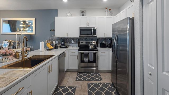 325 NE 208th Ter, Miami, FL 33179